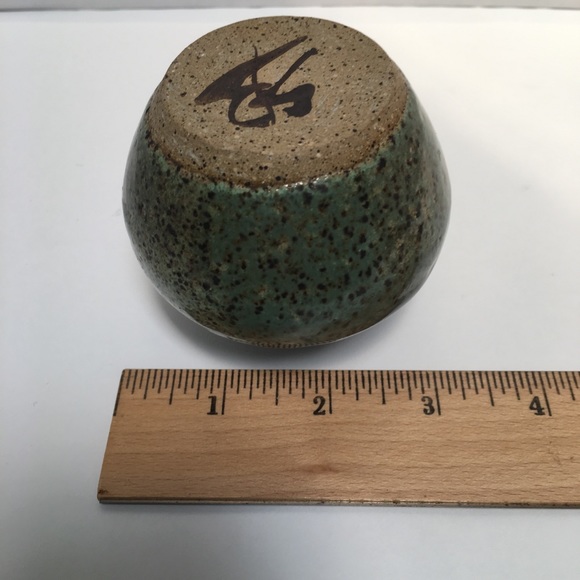 Very small ceramic vase by studio artist - Picture 3 of 4